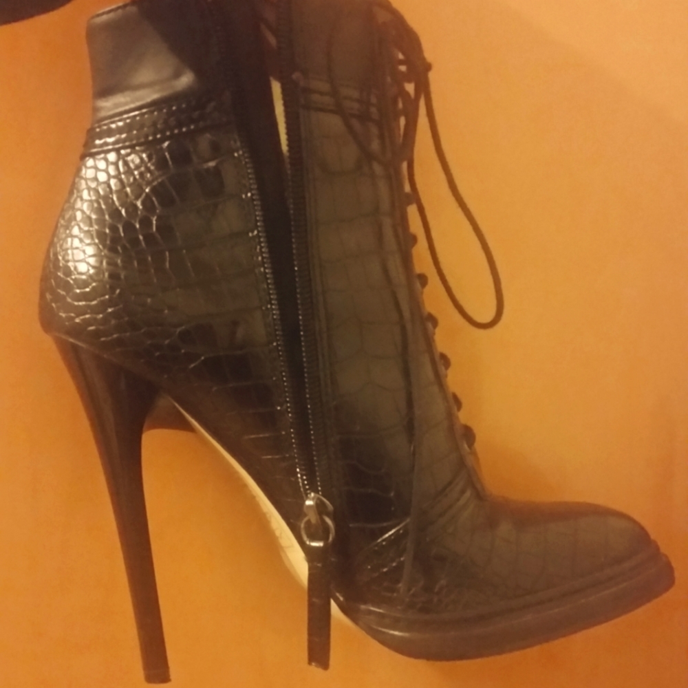 Gwen Stefani Heeled Leather Boots